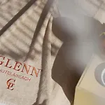 Glenn & Hotel *