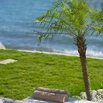 Glenn & Hotel Ayvacik (Canakkale)