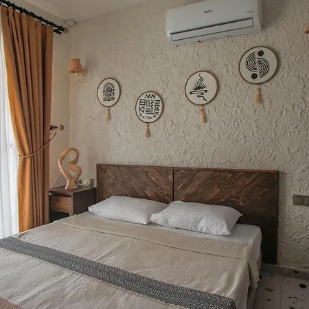 Glenn & Hotel Ayvacik (Canakkale)