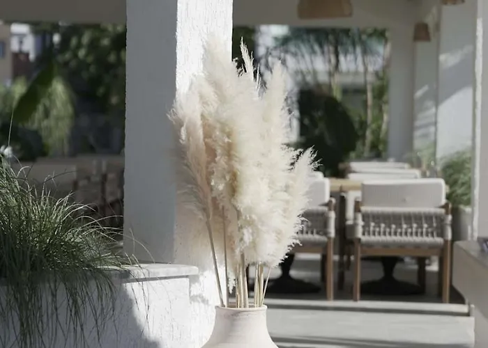 Glenn & Ξενοδοχείο *